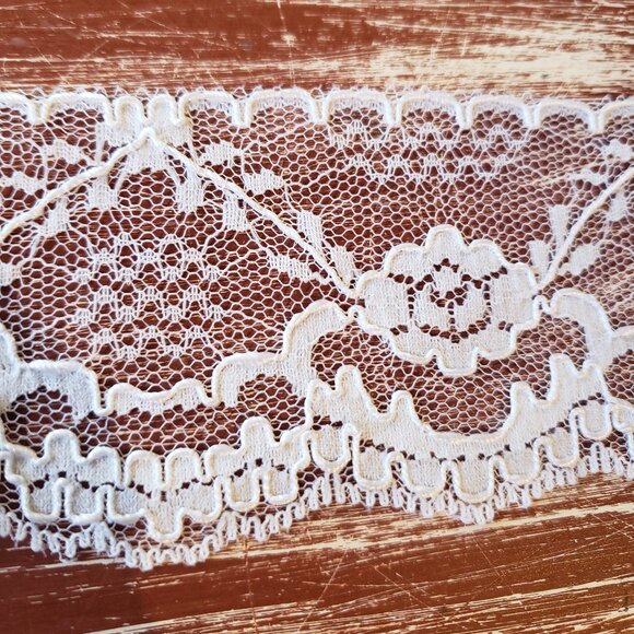 Chantilly Lace Trim - 2 5/16"" x 11 yards - White with scalloped Edge - Floral - Picture 1 of 4